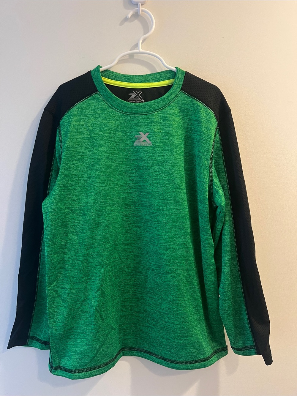 ZeroXposur Green & Black Long Sleeve Active Top